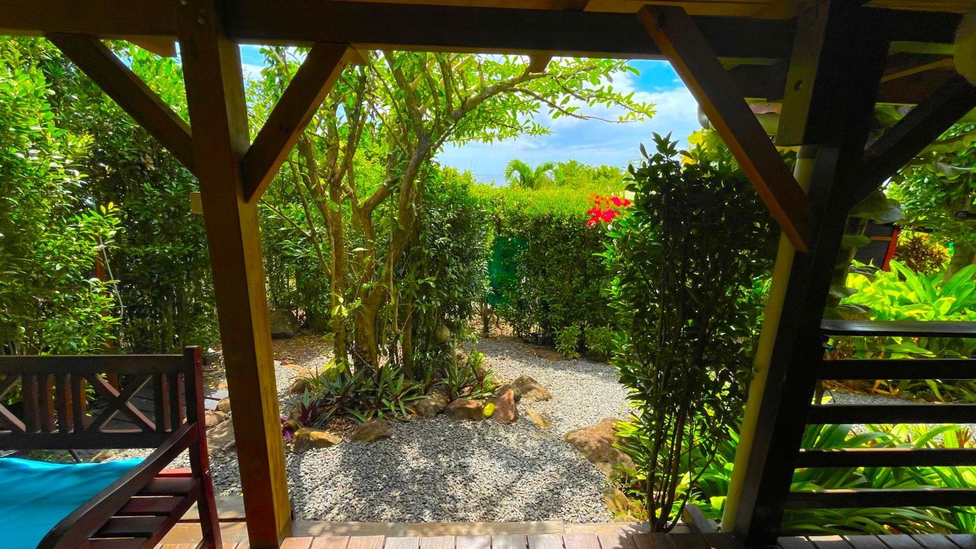 Gites Les Calebassiers Deshaies Room photo